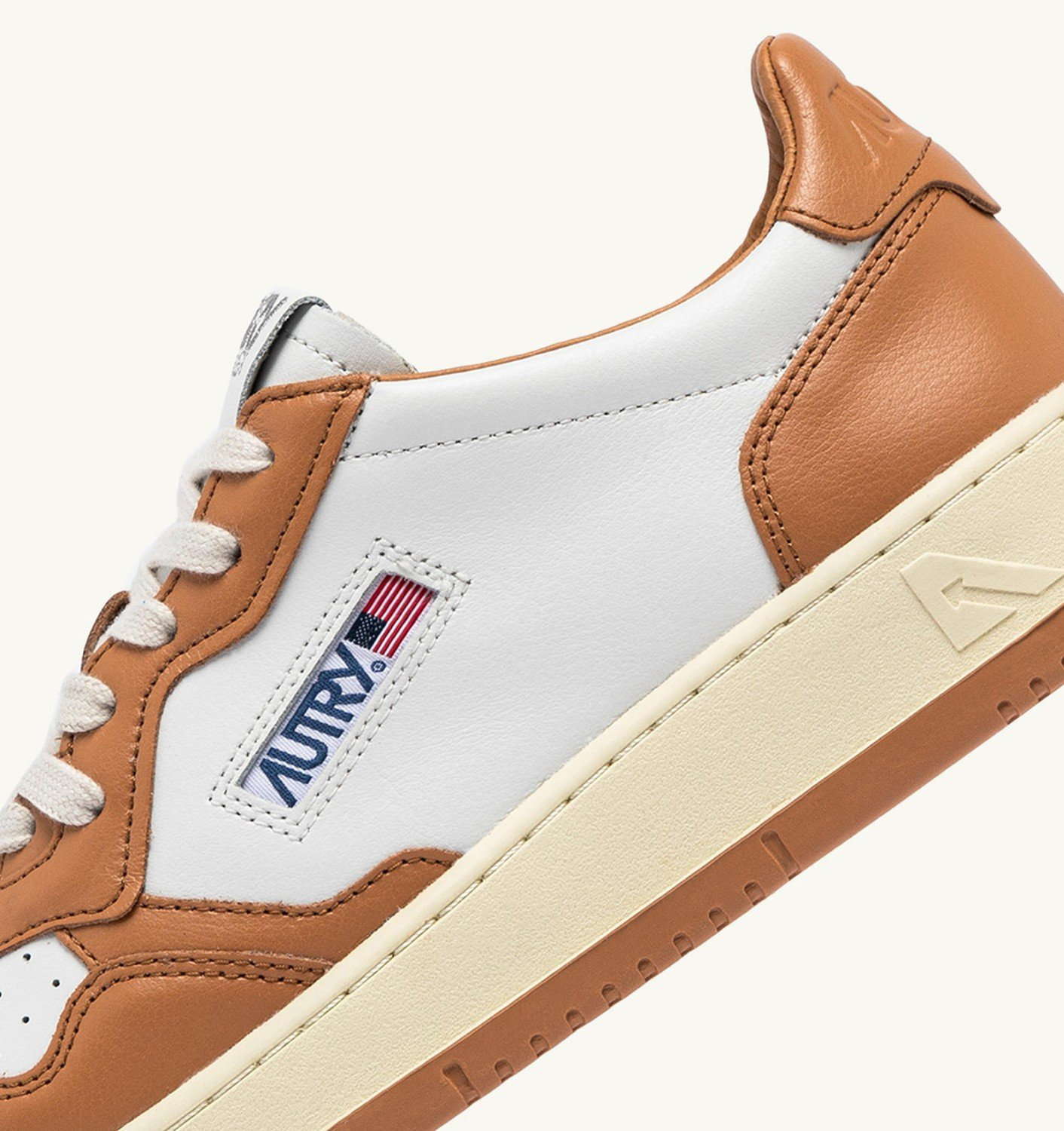MEDALIST LOW BICOLOR SNEAKERS IN WHITE AND SAND STORM LEATHER - 6