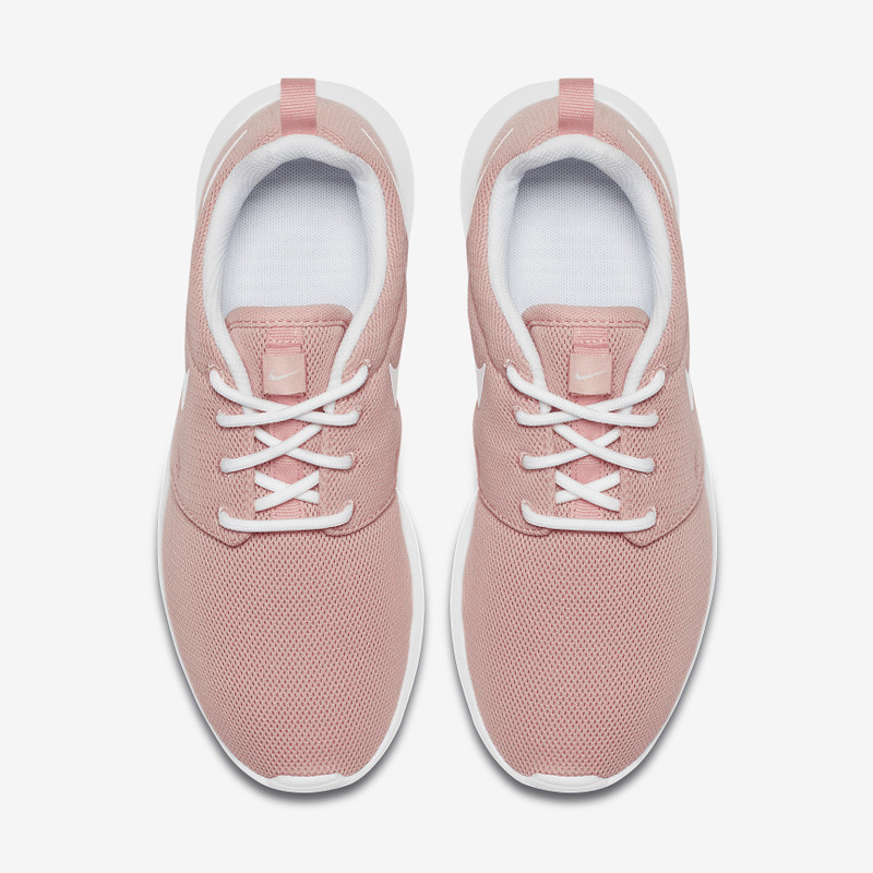 Nike Women's Roshe One Shoes 4