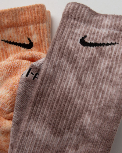 Nike Everyday Plus Cushioned Tie-Dye Crew Socks (2 Pairs) outlook