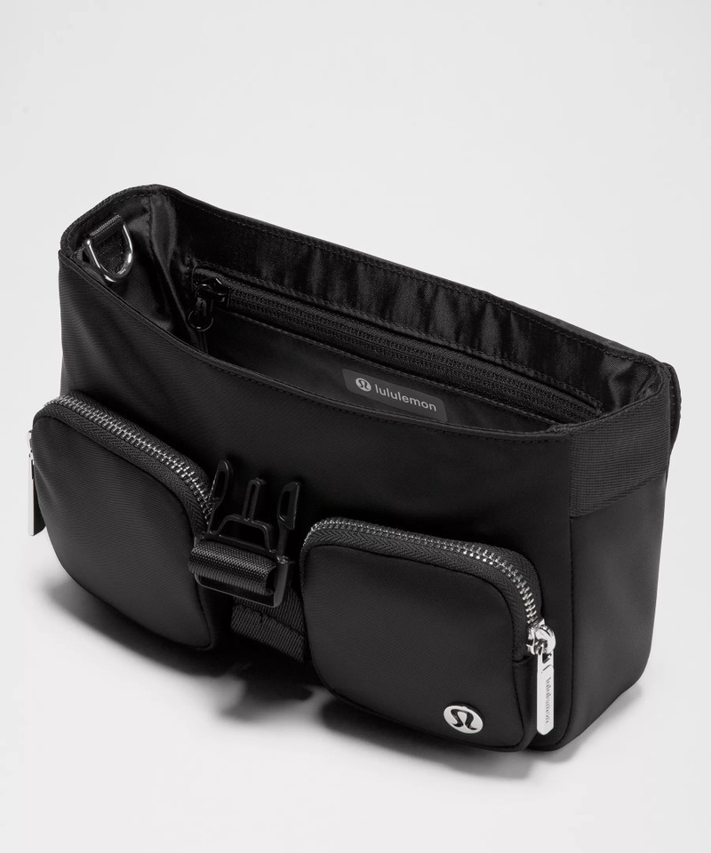 Wunderlust Multi-Pocket Crossbody Bag 3L 4