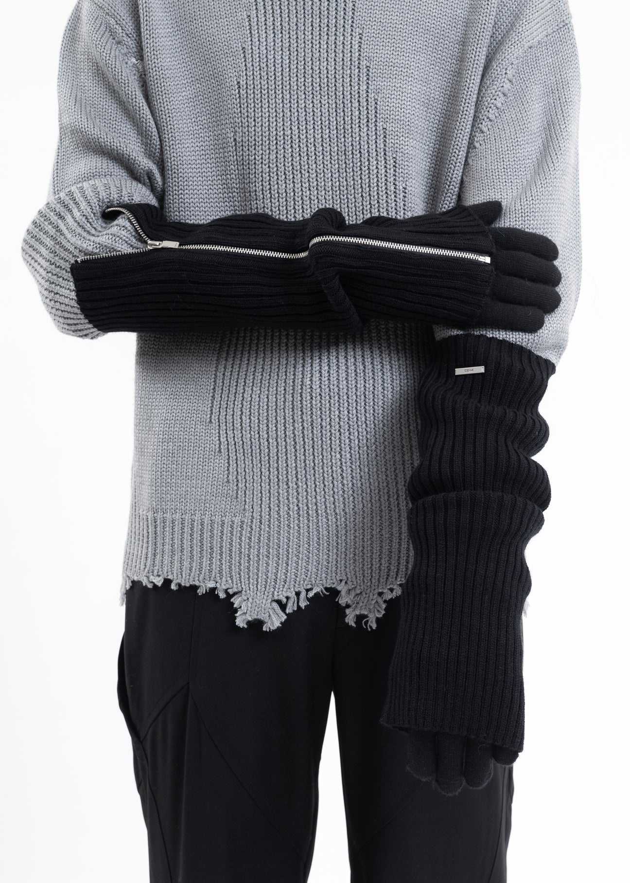 BLACK ZIPPERED LEG SLEEVES - 2