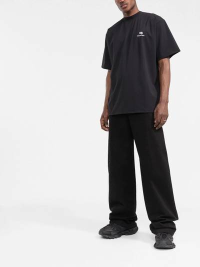 BALENCIAGA oversized logo-print T-shirt outlook