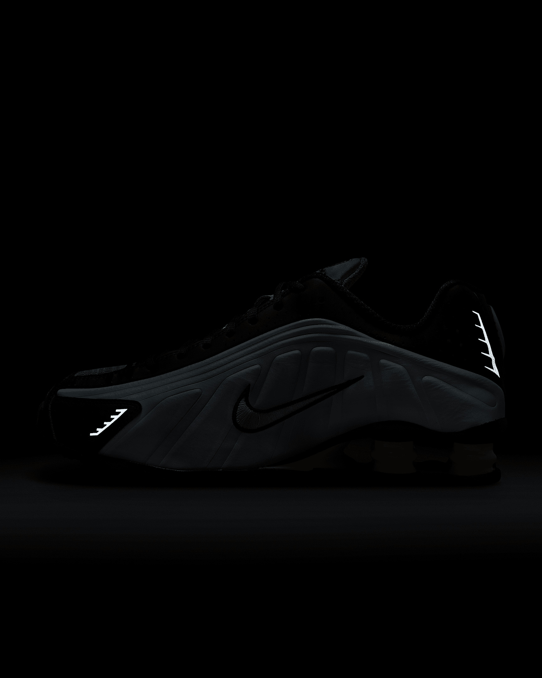 Nike Shox R4 Women's Shoes - 11
