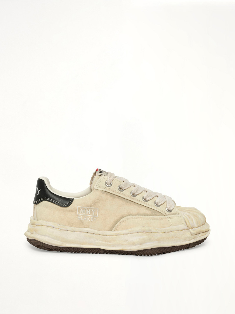 Blakey Bleached Canvas Low Top Sneakers in White 1