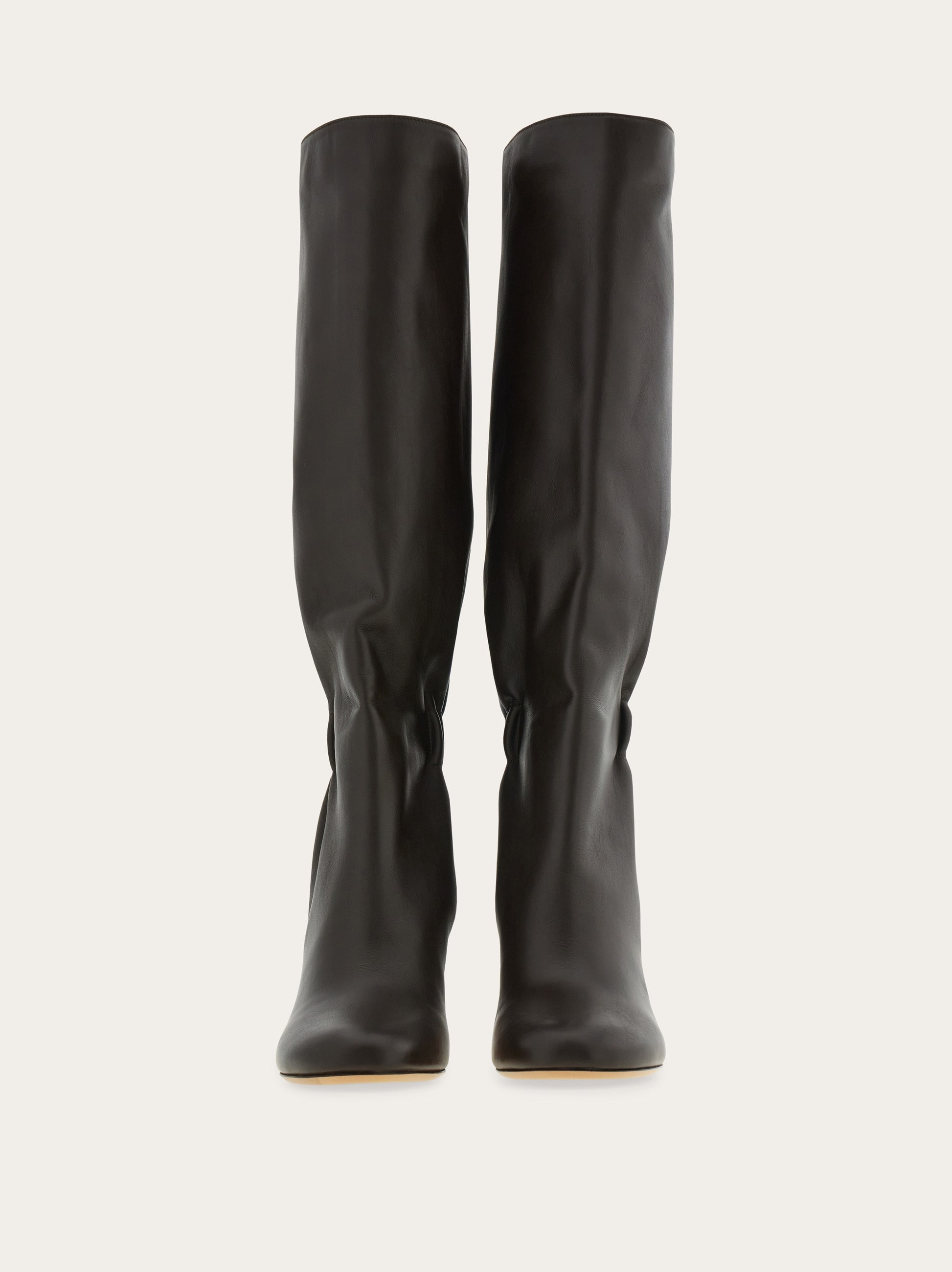 Knee boot with ruched detail - 3