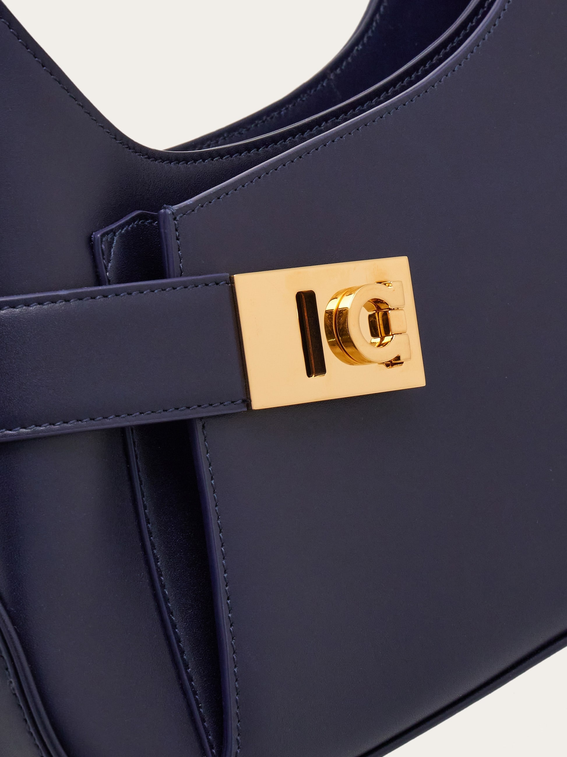 Hobo shoulder bag (M) - 6