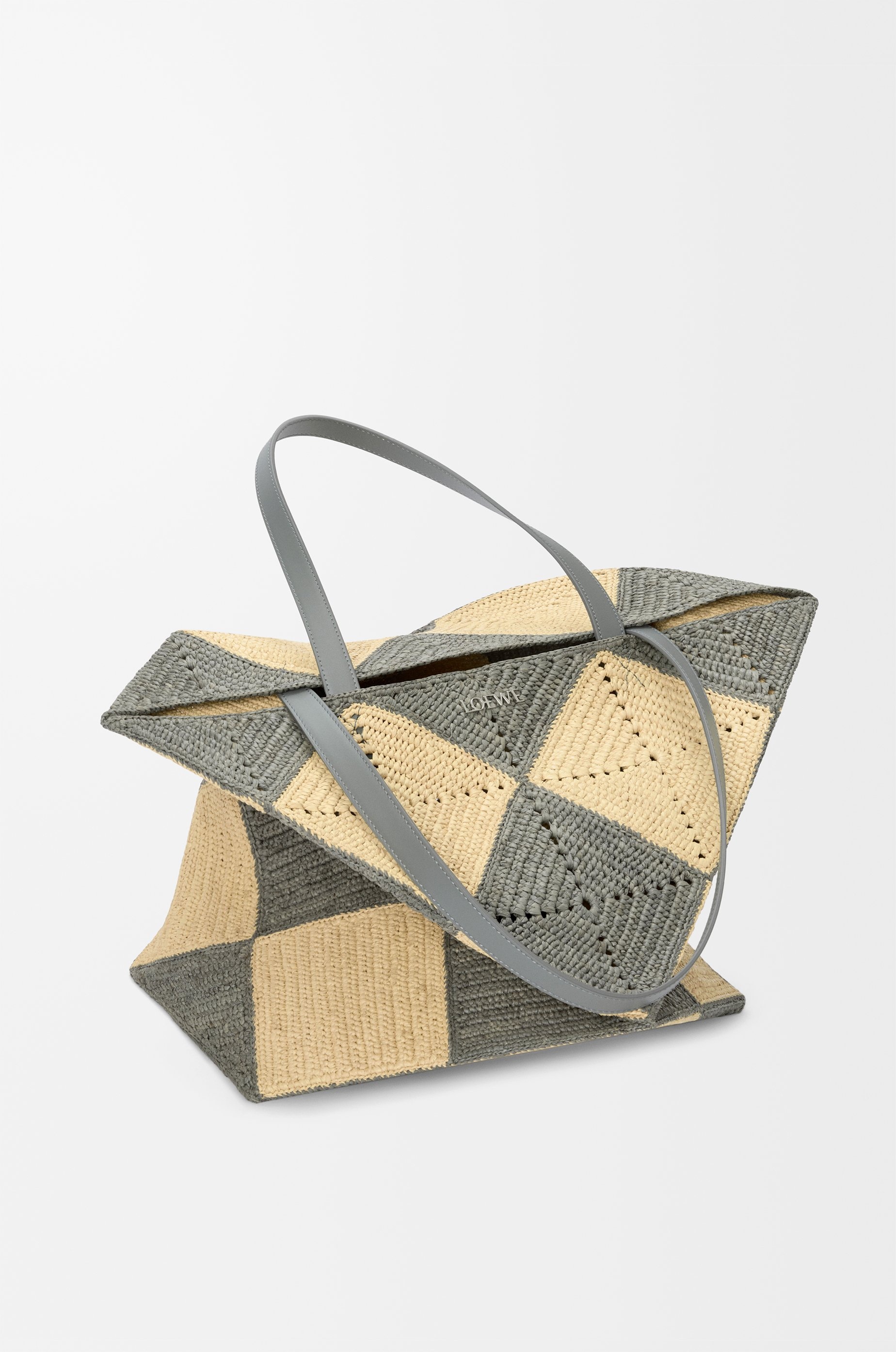 XL Puzzle Fold tote in raffia - 5