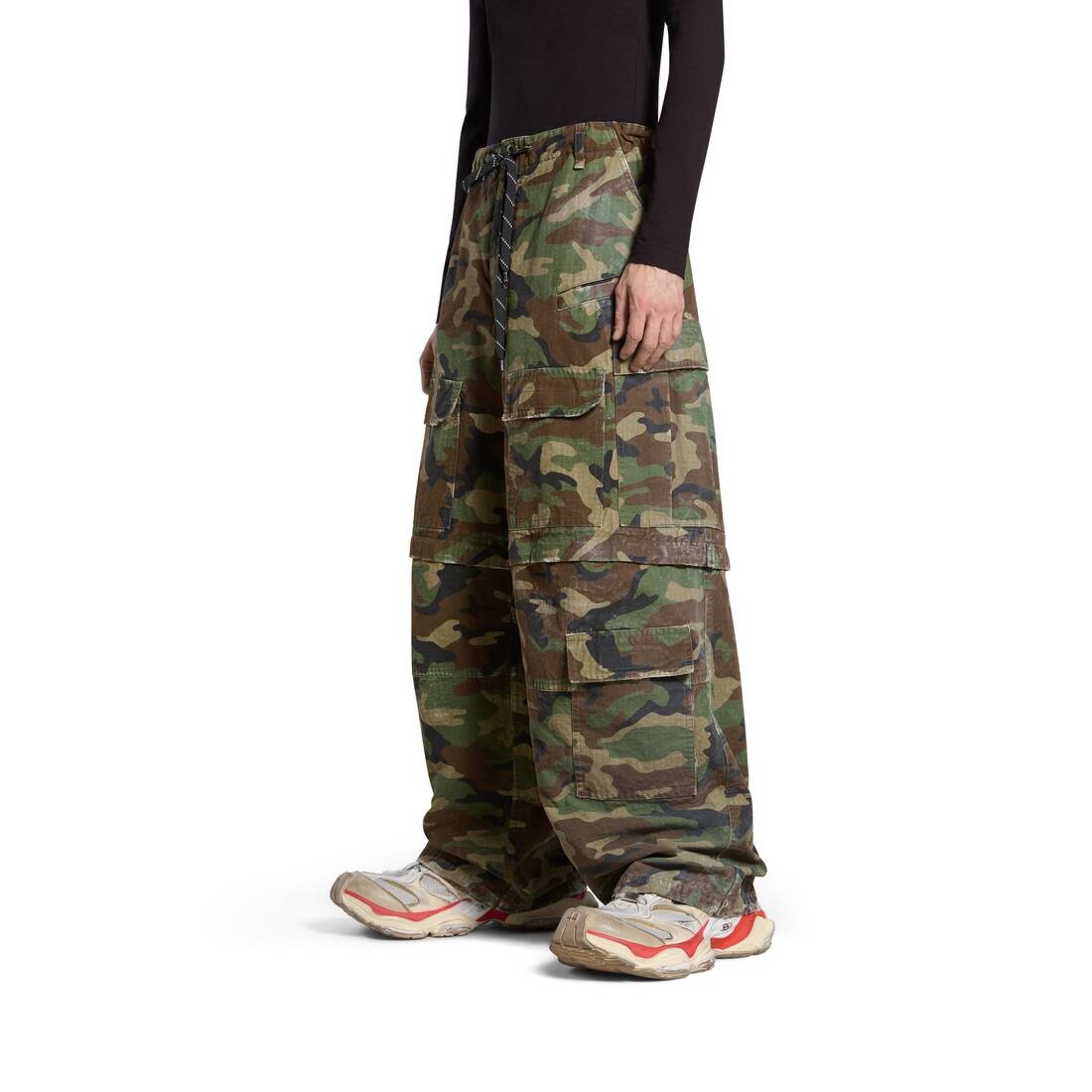 Large Cargo Pants in Dark Green - 5