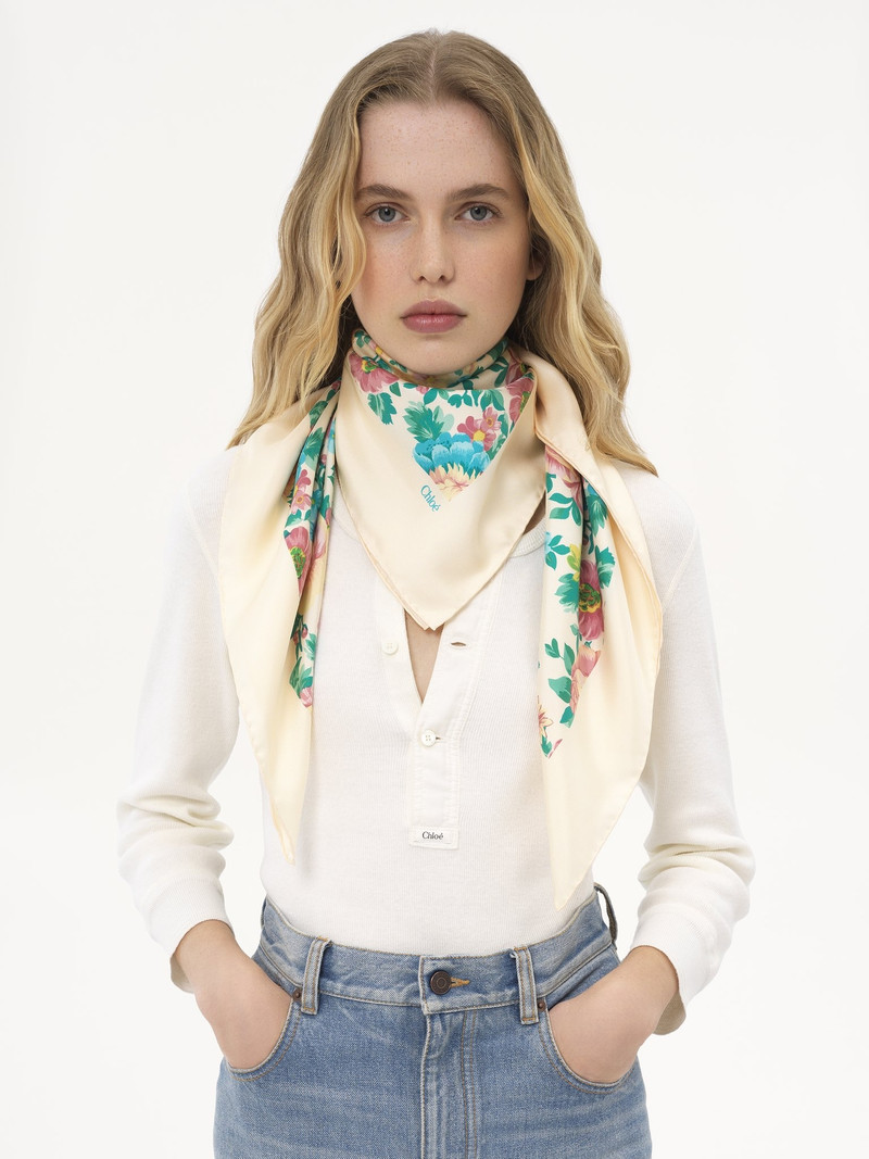 Chloé THE CHLOÉ PEONIES SQUARE SCARF IN SILK TWILL outlook