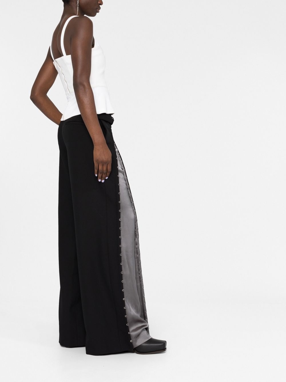 hook-detailed wide leg trousers - 4