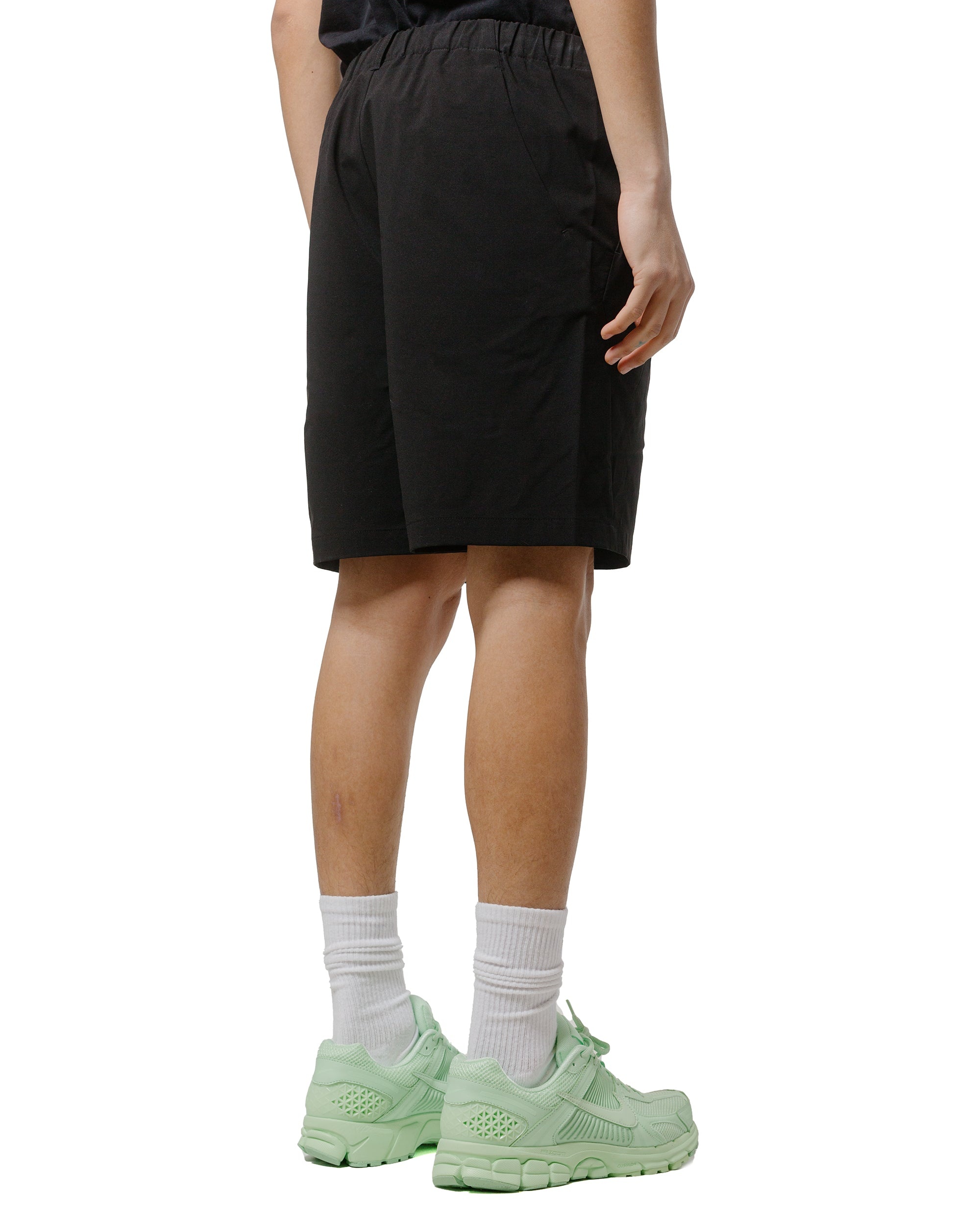 One Tuck Tapered Light Stretch Shorts Black - 3