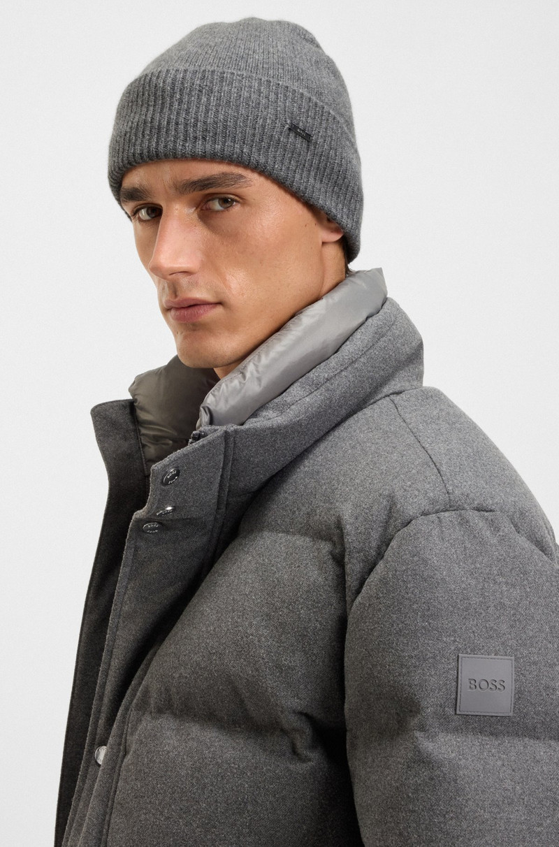 LOGO-PLAQUE BEANIE HAT IN CASHMERE 3
