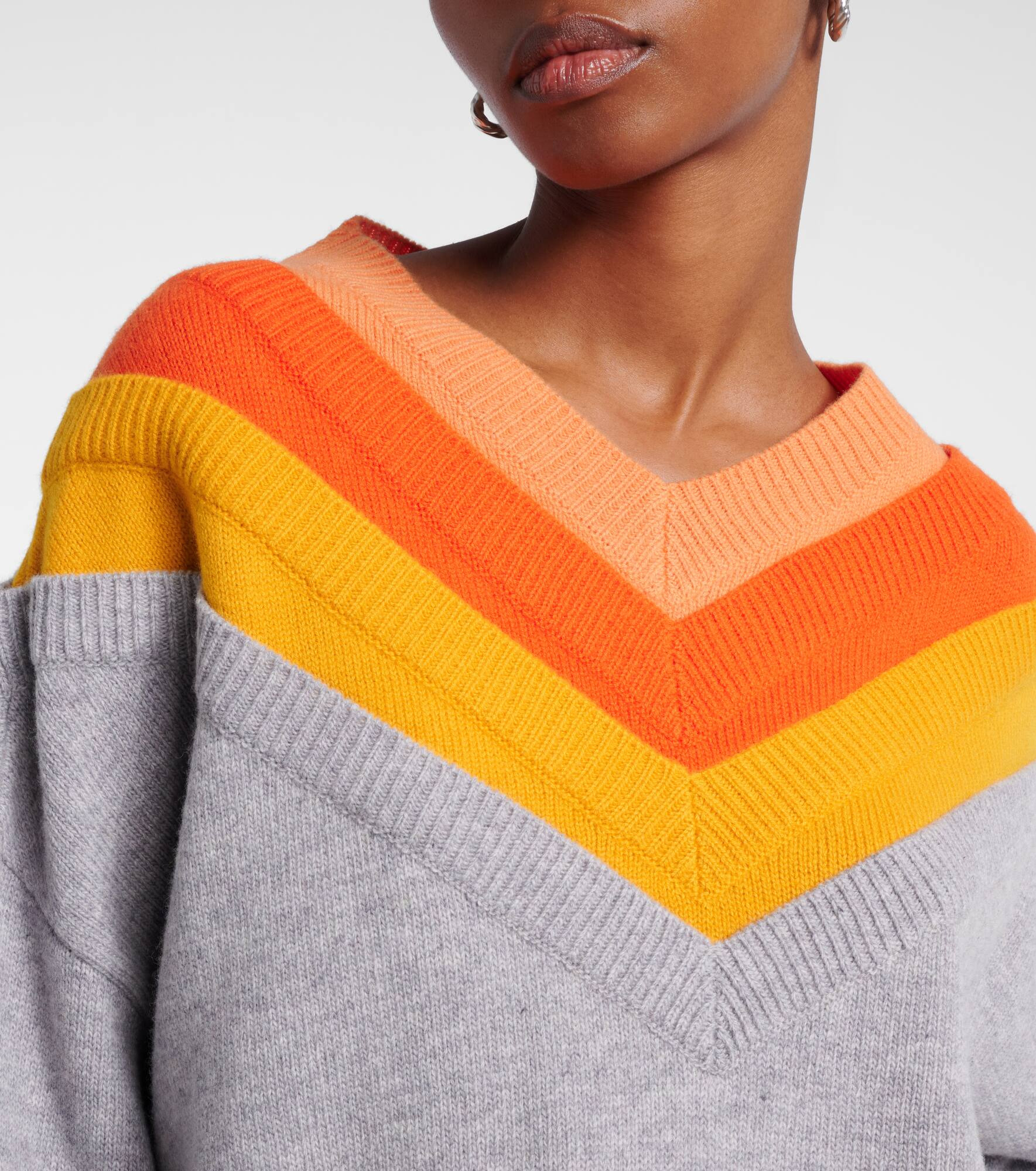 Layered wool sweater - 4