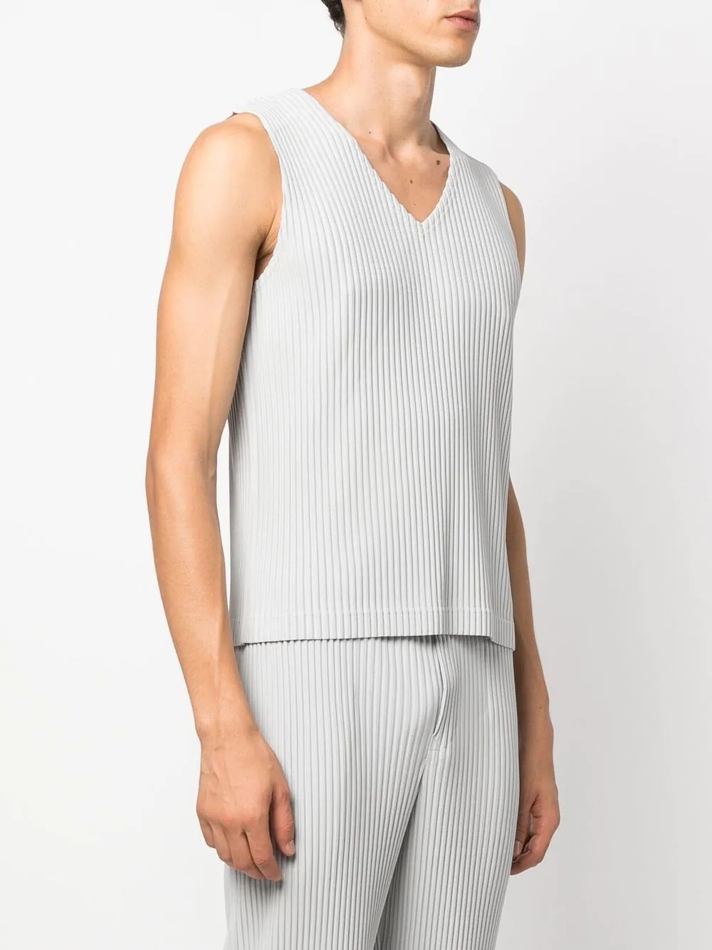 V-neck sleeveless tank top - 3