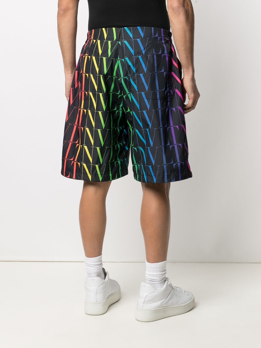 VLTN print Bermuda shorts - 4