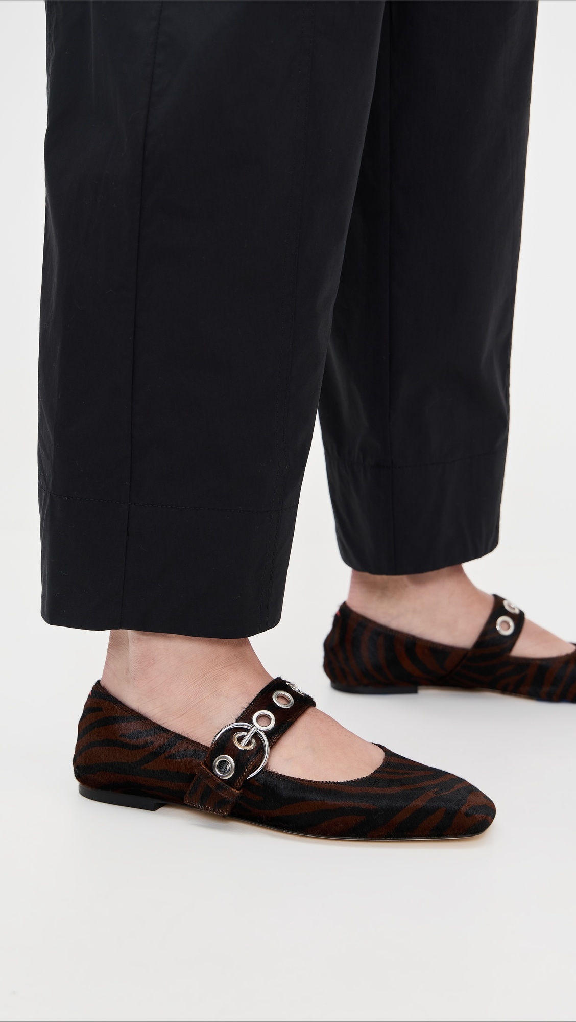 Uma Eyelet Zebra Ponyhair Moka Flats - 2