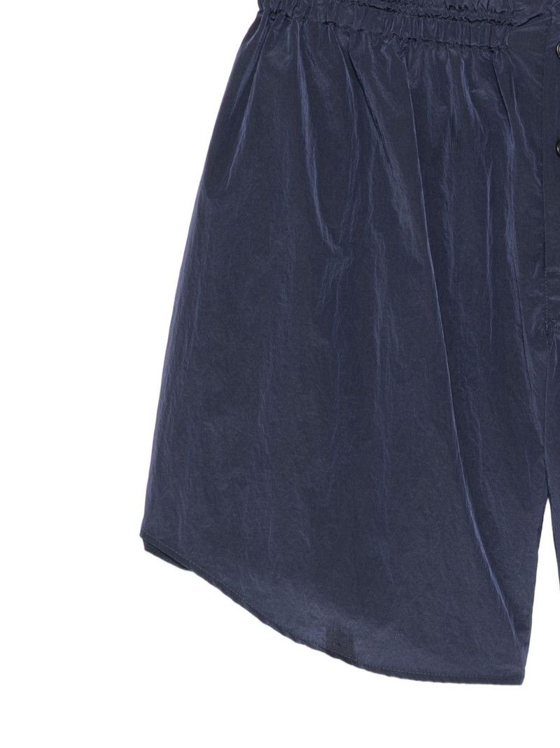 Curved shorts 3