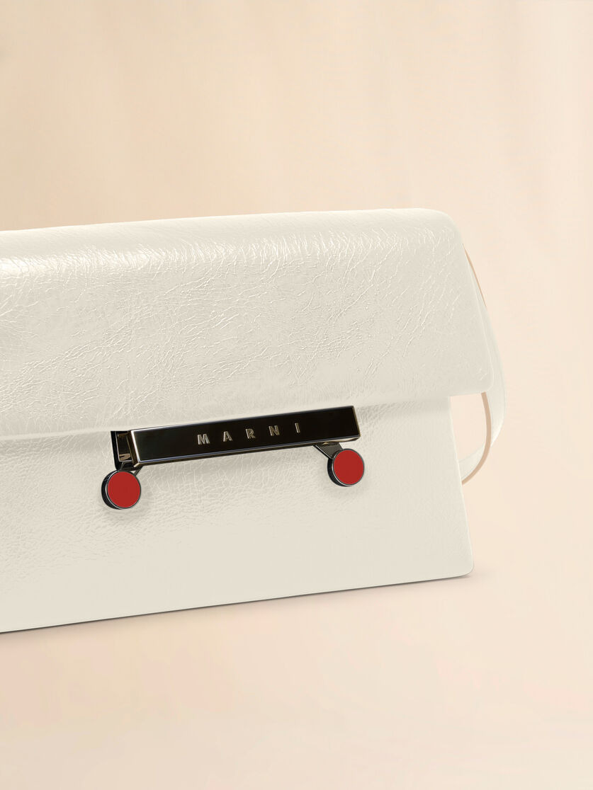 CREAM CRAQUELÉ PATENT LEATHER SMALL ENVELOPE BAG - 4