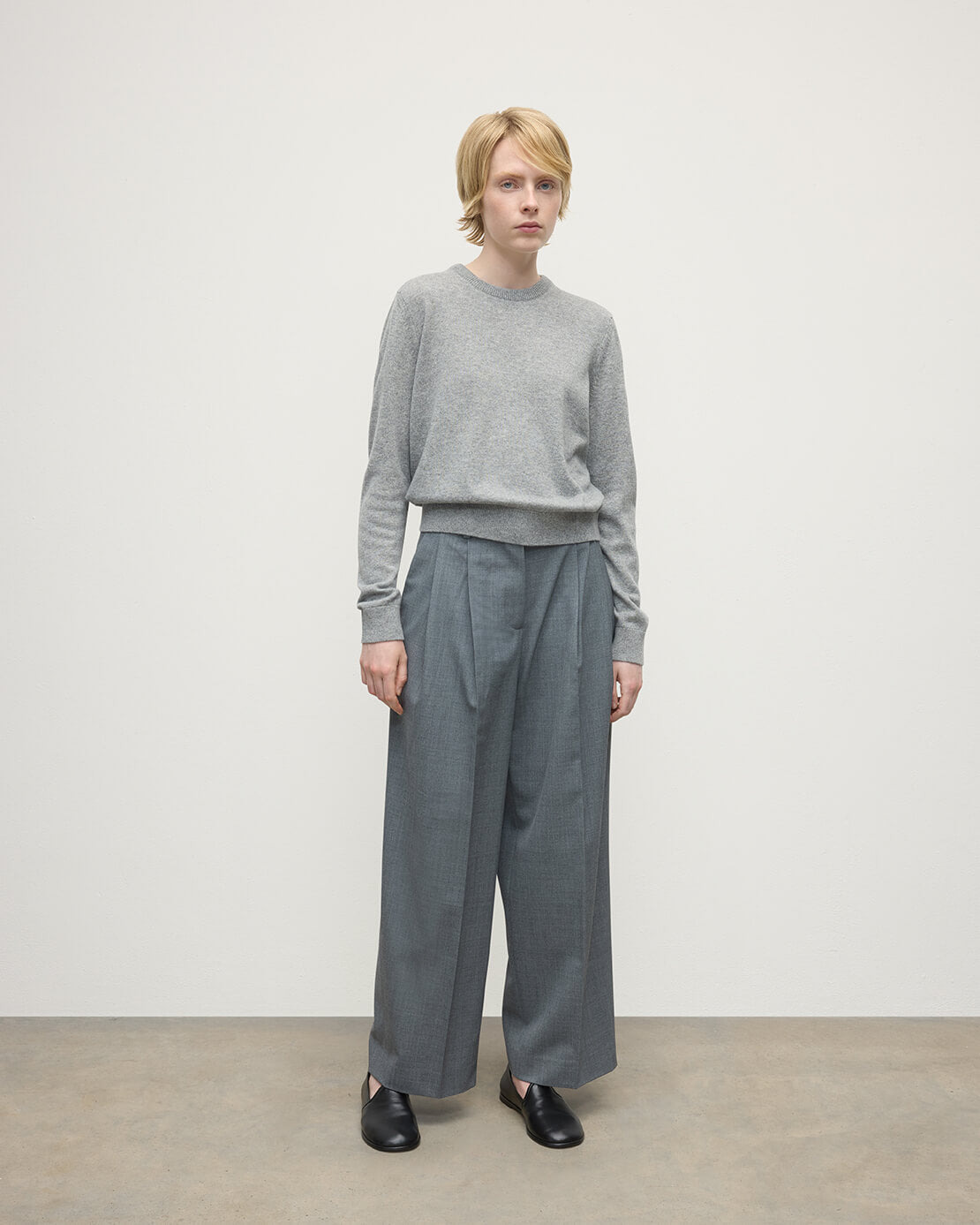 Classic Cashmere Grey Round Neck Jumper - 2