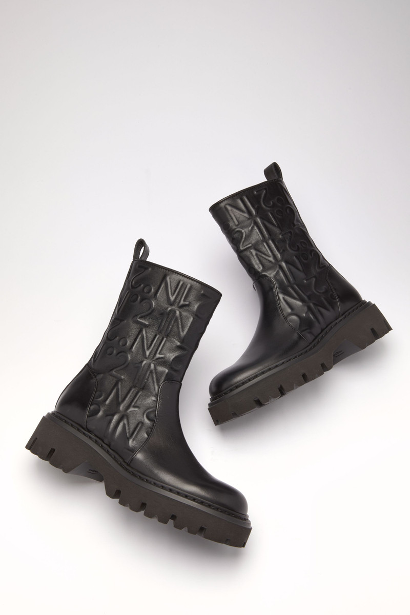 LOGO-EMBOSSED BOOTS 4