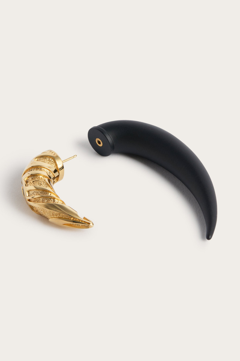 HORN-SHAPED EARRING 3