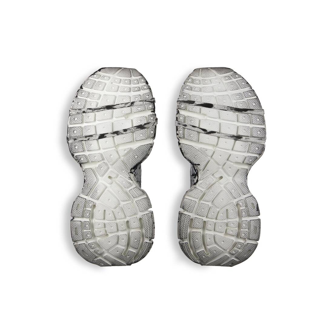 Women's 3xl Extreme Graffiti Sneaker  in White/black - 7