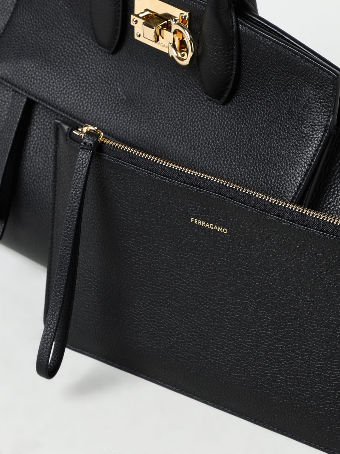 Ferragamo Studio bag in grained leather - 5