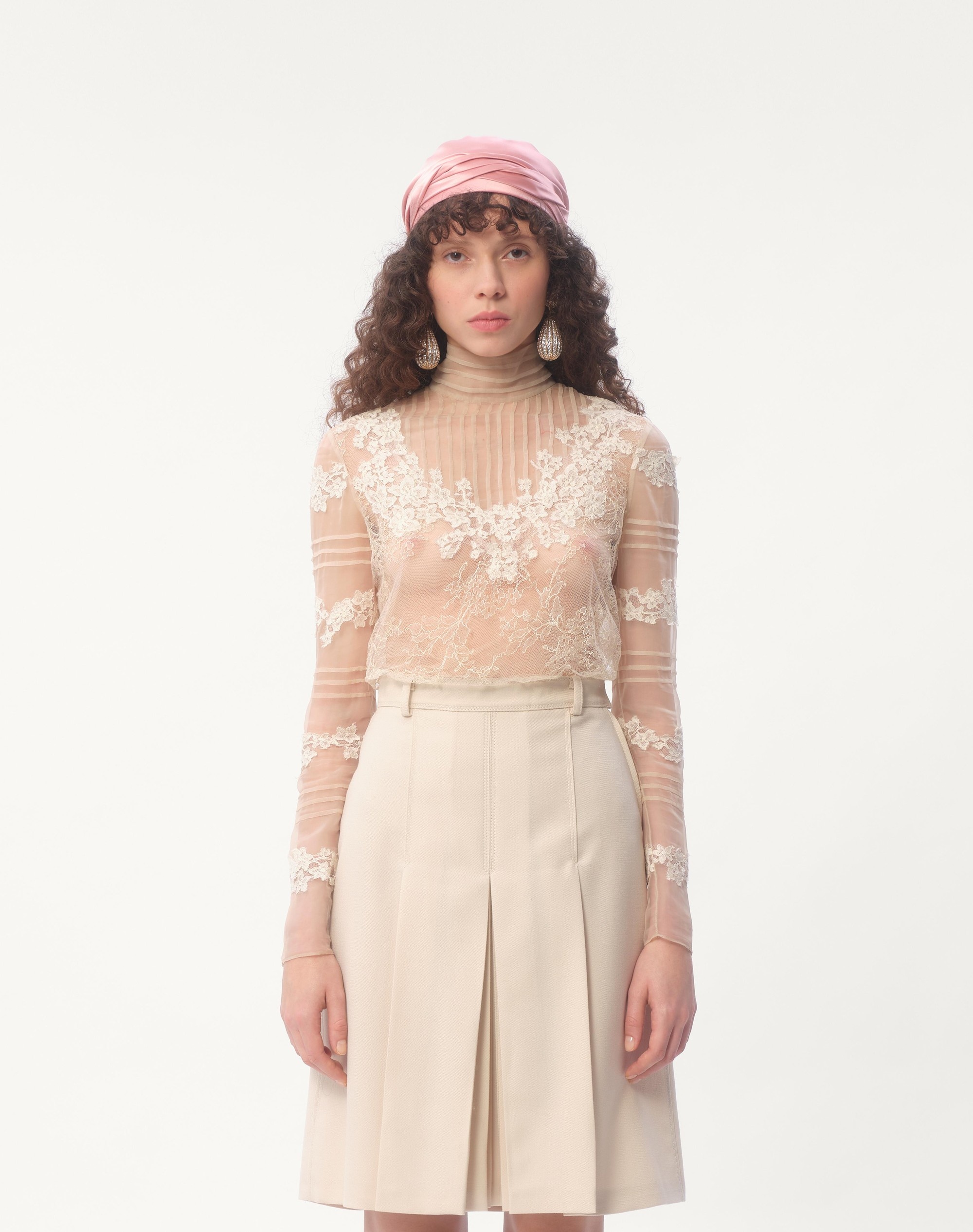 TOP IN DENTELLE WITH ROSES PATTERN - 6