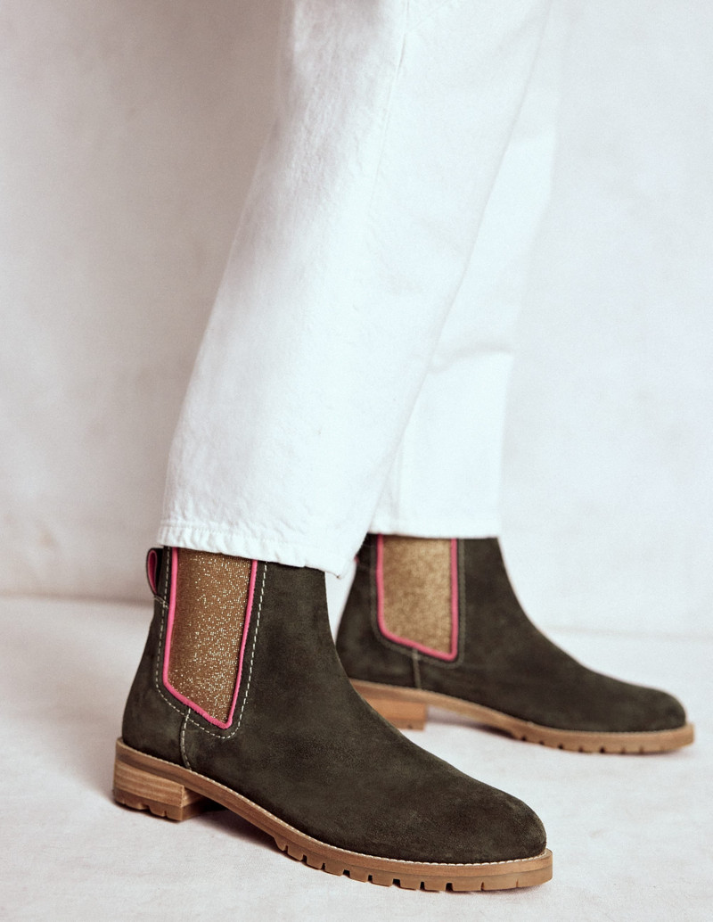 BODEN Freya Chelsea Boots-Dark Moss outlook
