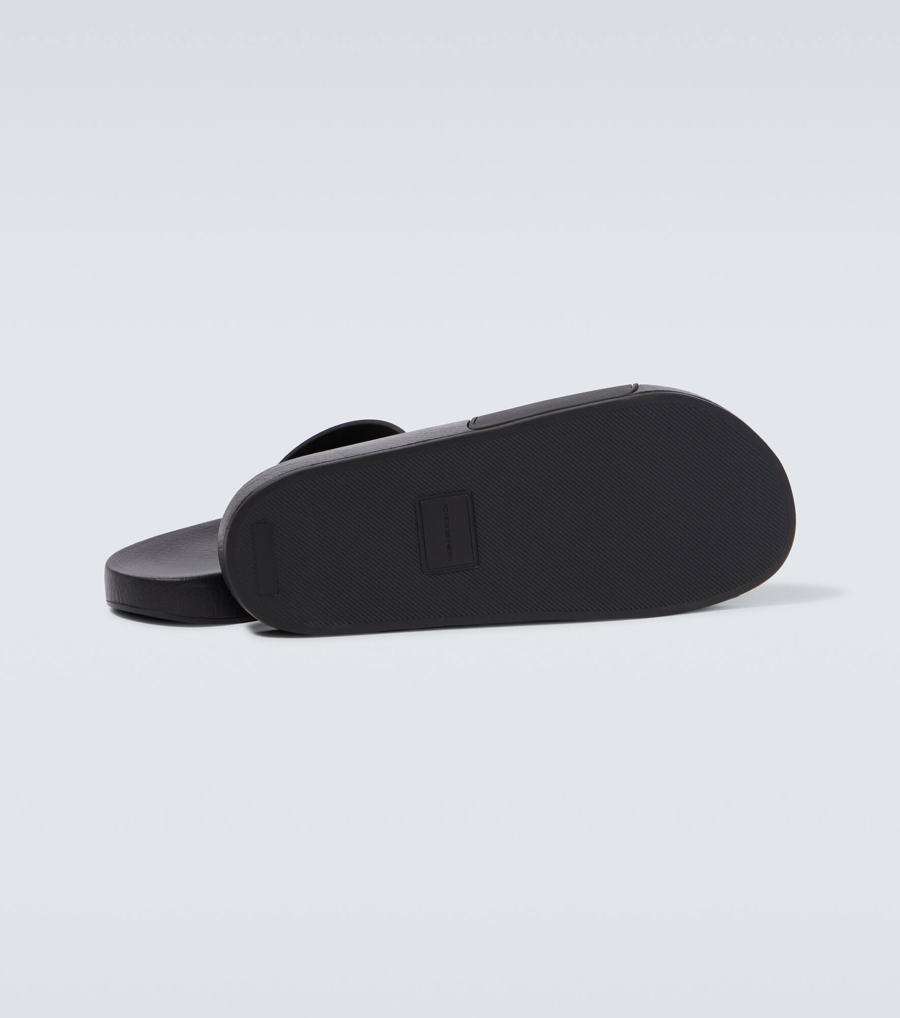 Logo slides - 7