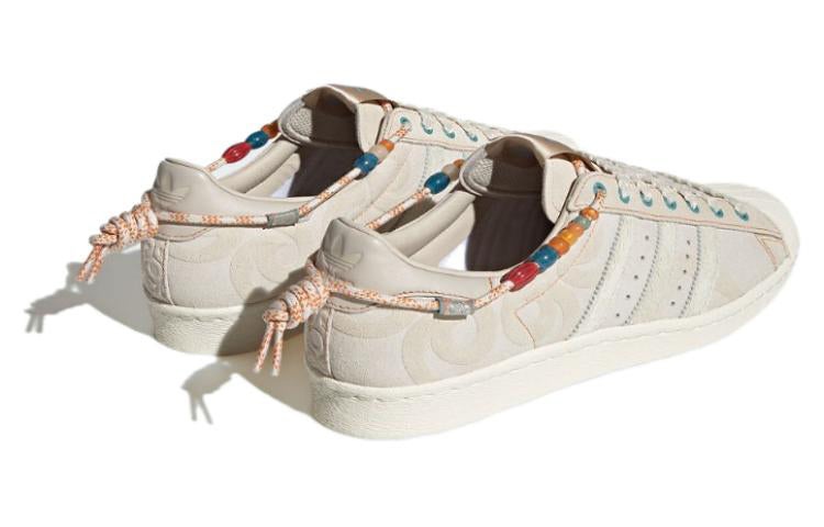 adidas gazelle silver green womens adidas Shoe Palace x adidas Superstar II Dame Time Mens Lifestyle Shoes (White/Green/Beige)
