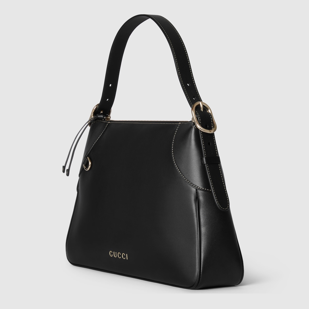 【GUCCI】GG EMBLEM MEDIUM SHOULDER BAG GG Emblem medium shoulder bag in beige and dark brown fabric