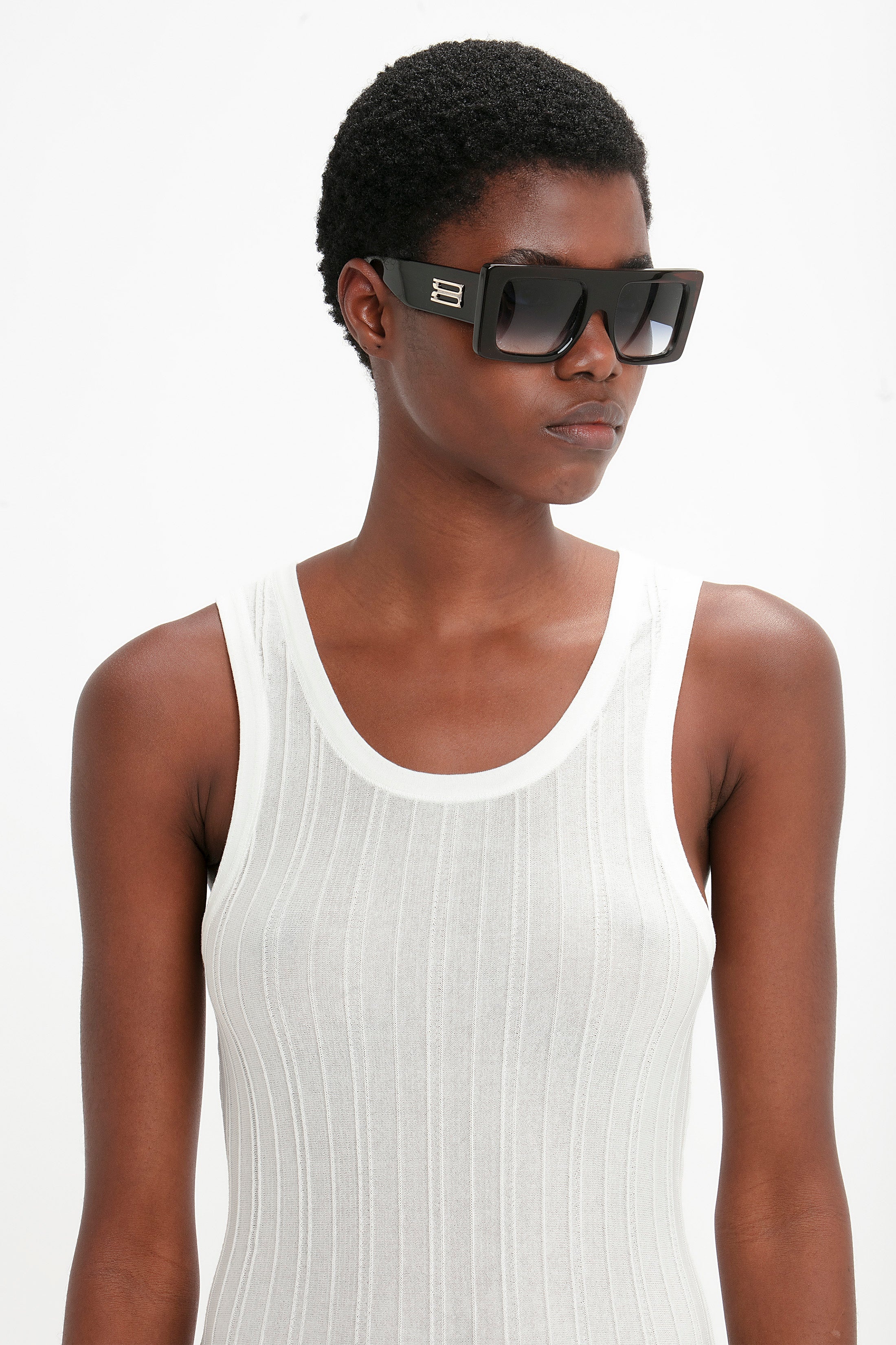 Oversized Frame Sunglasses In Black - 6