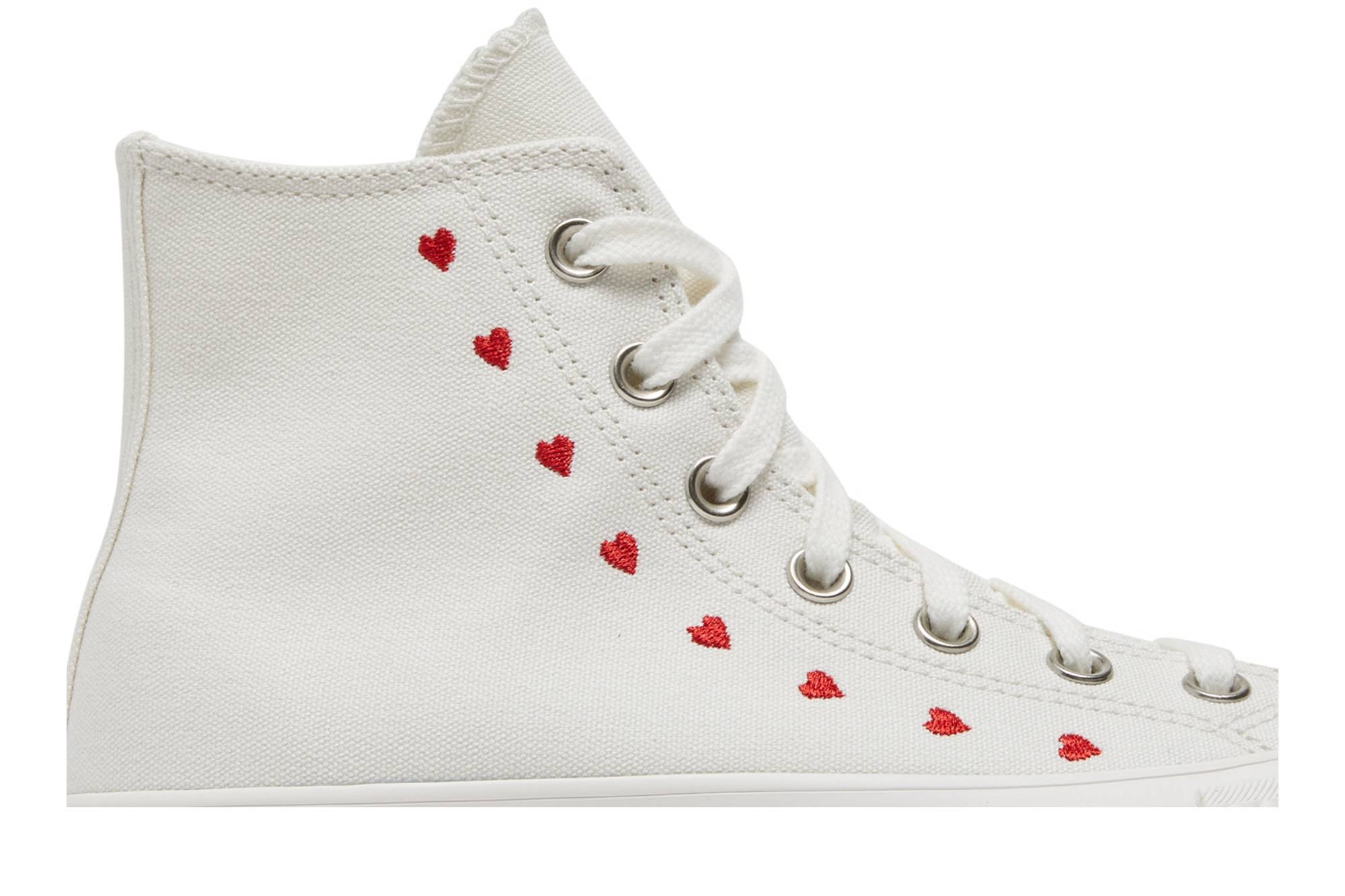 Wmns Chuck Taylor All Star Lift Platform High 'Embroidered Hearts - White' - 2