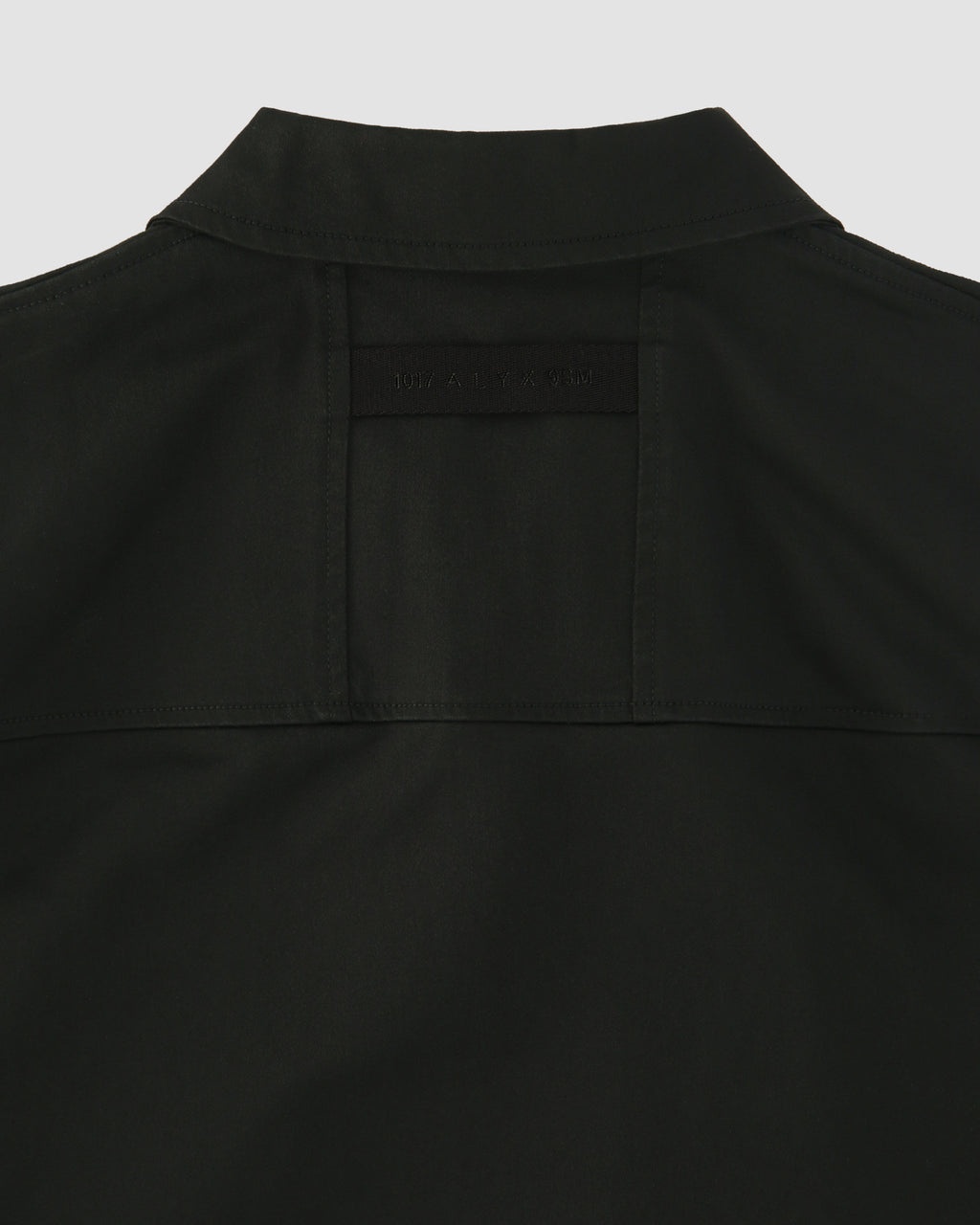 GRAPHIC ZIP S/S SHIRT - 6
