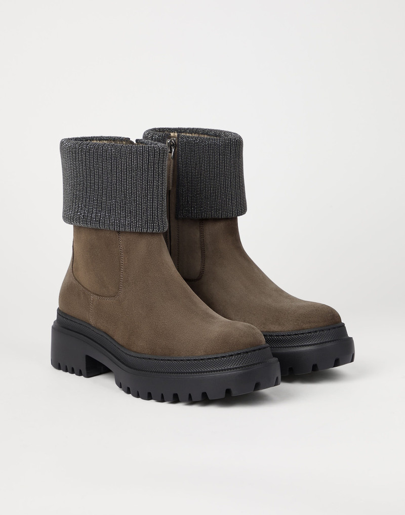 Suede Chelsea boots with precious ribbing 1