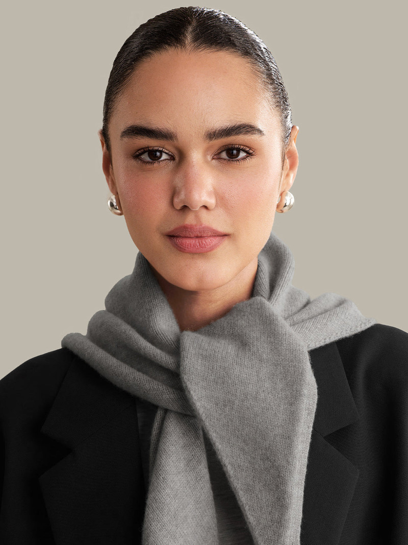 525 america Elle: 100% Cashmere Triangle Scarf outlook