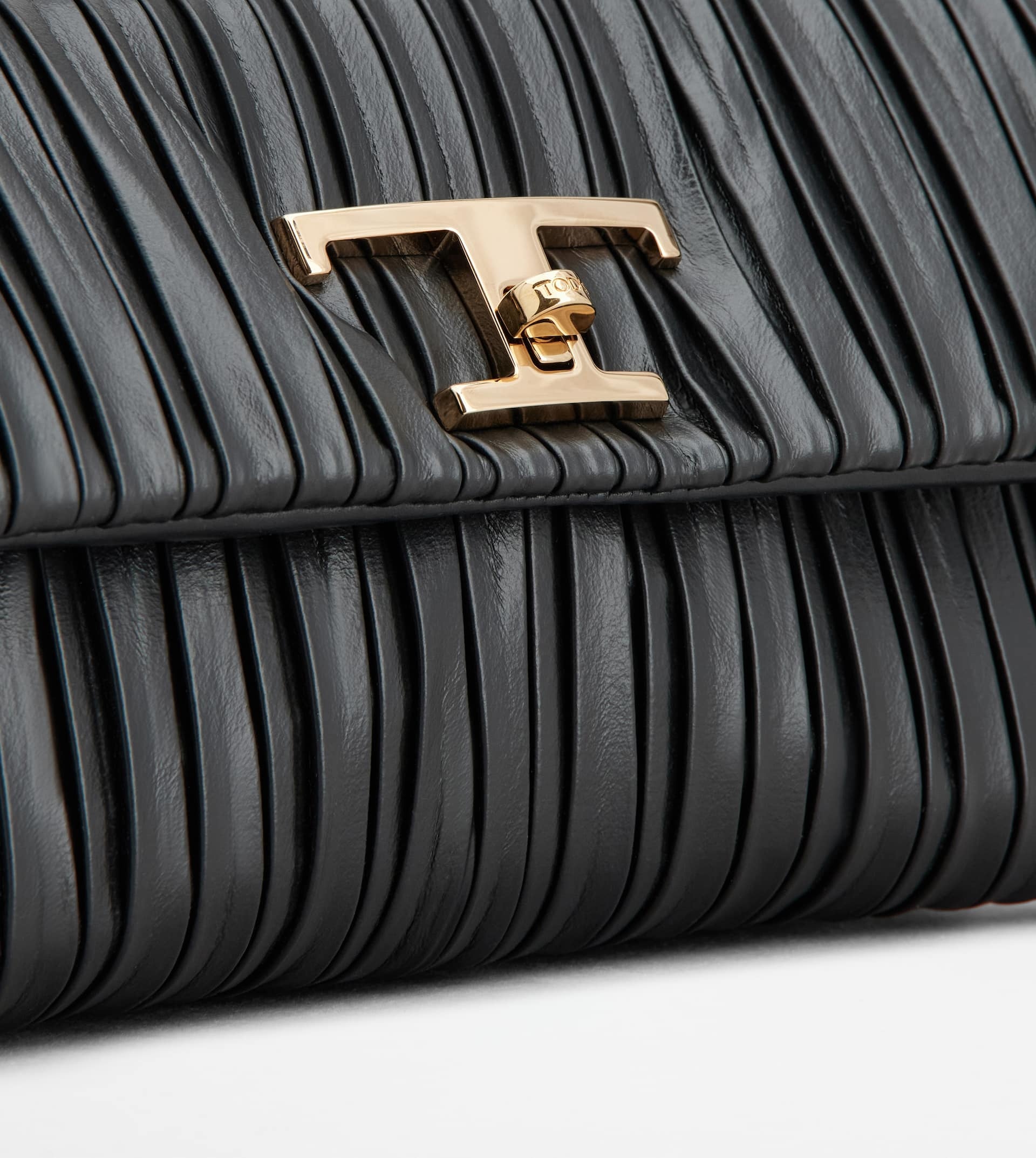 T TIMELESS FLAP BAG IN LEATHER MINI - BLACK - 9