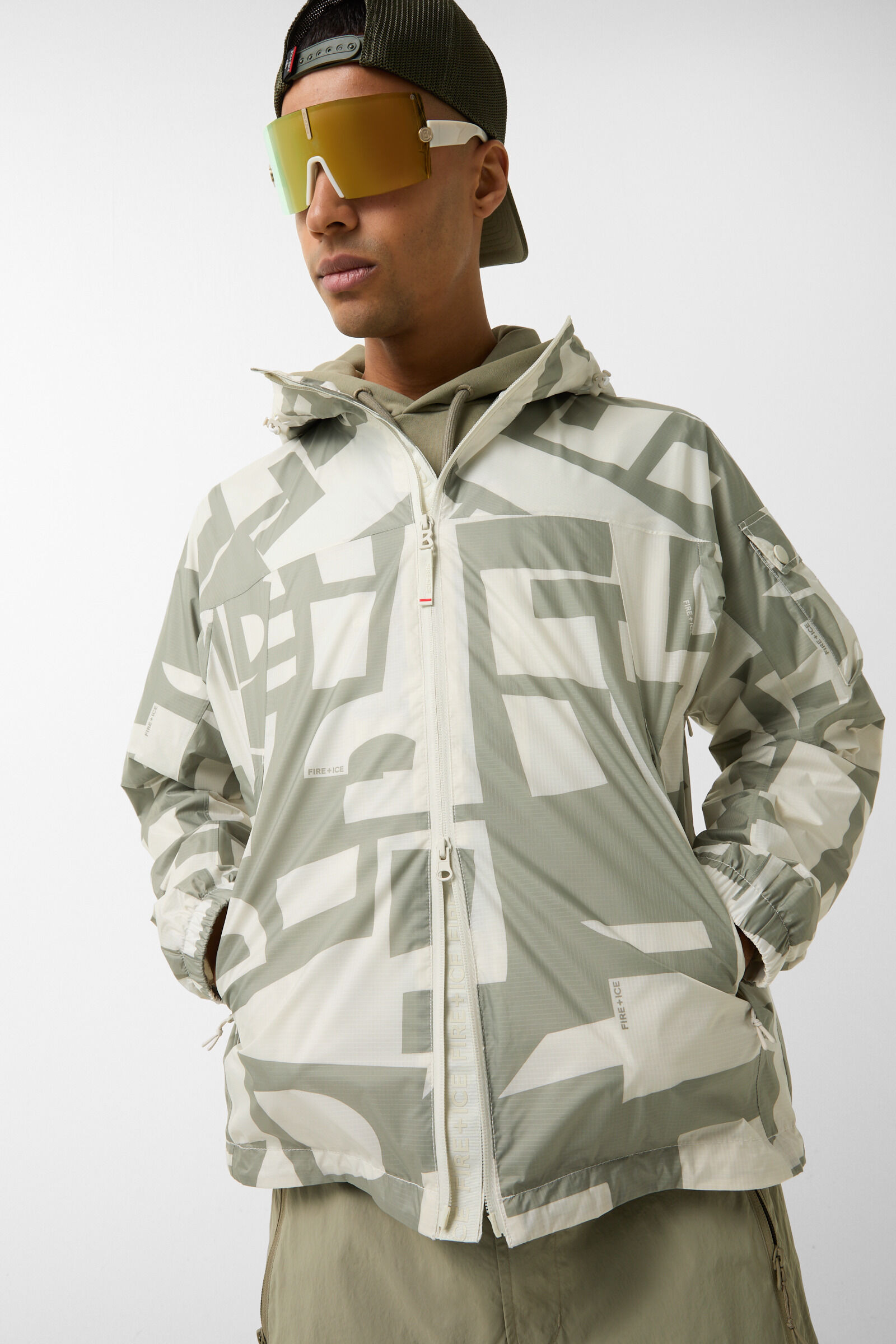 Justin functional jacket in Beige/Off-White - 2