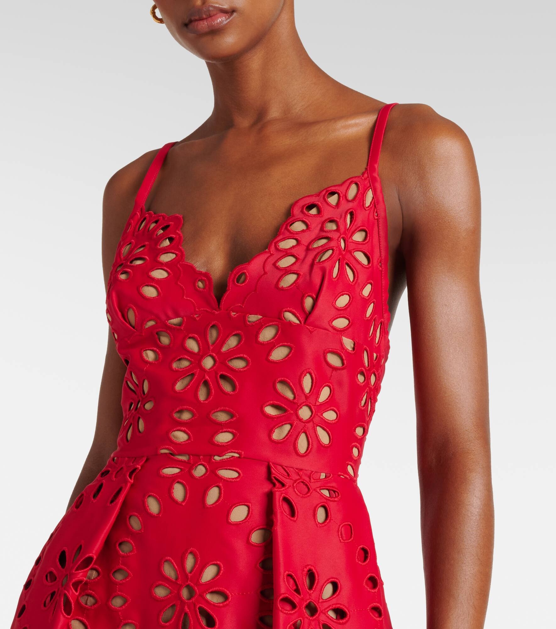 Floral embroidered satin gown - 4