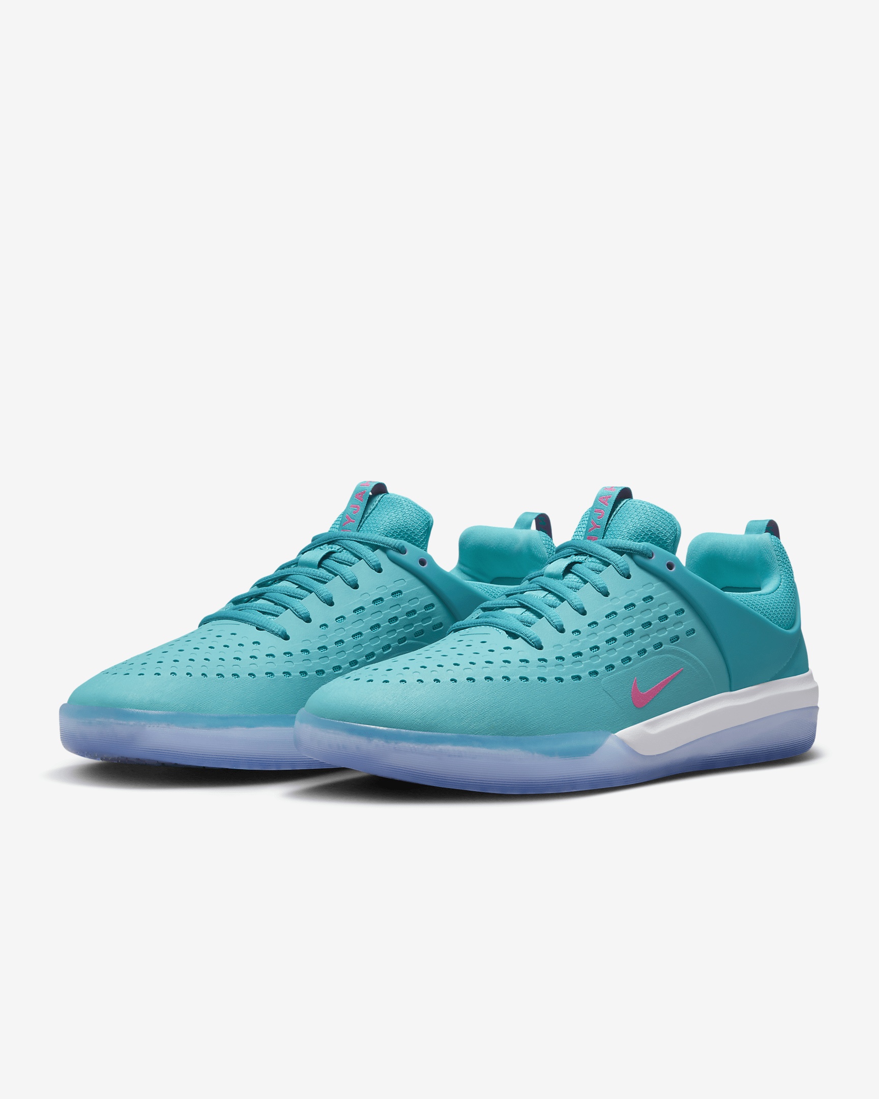 Men's Nike SB Zoom Nyjah 3 Skate Shoes - 5