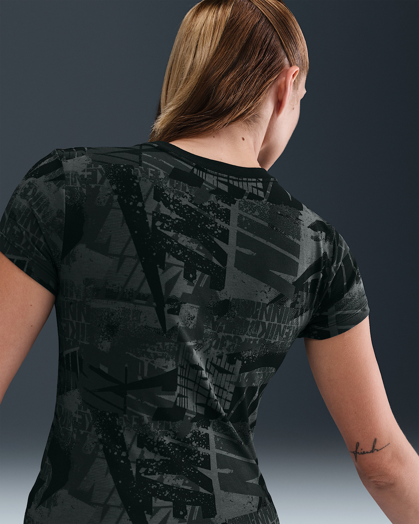 Nike Sportswear Women's Slim T-Shirt - 2