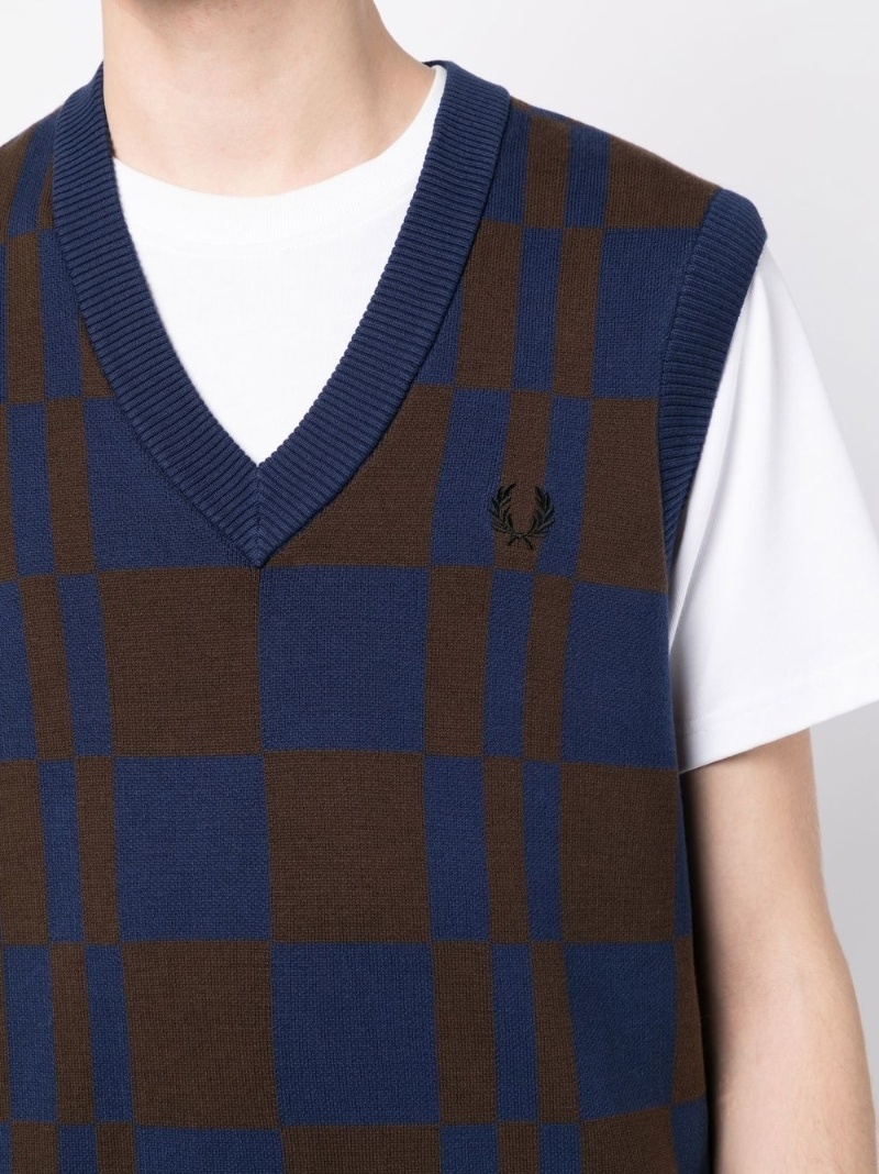 Checkerboard V-neck knitted vest - 5