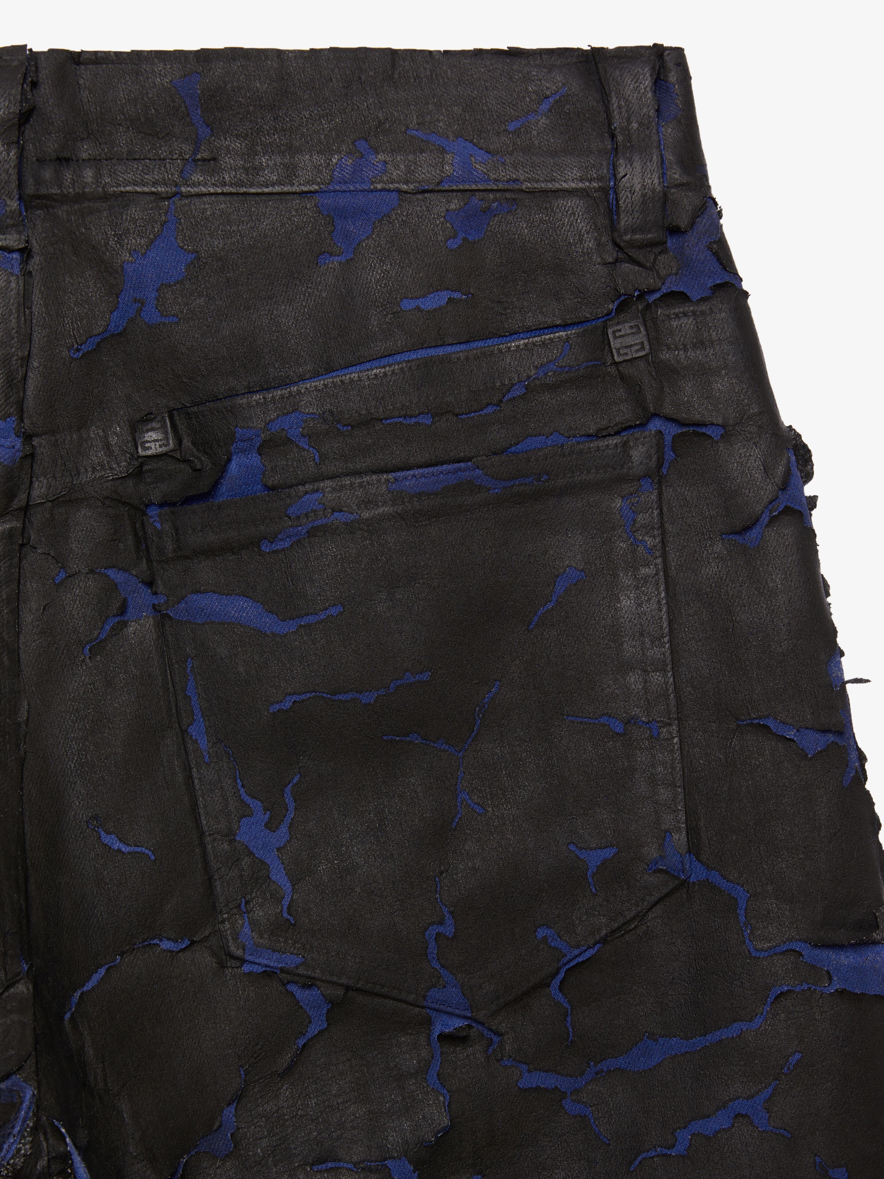 JEANS IN PAINTED CRACKED DENIM WITH ZIPPERS - 5