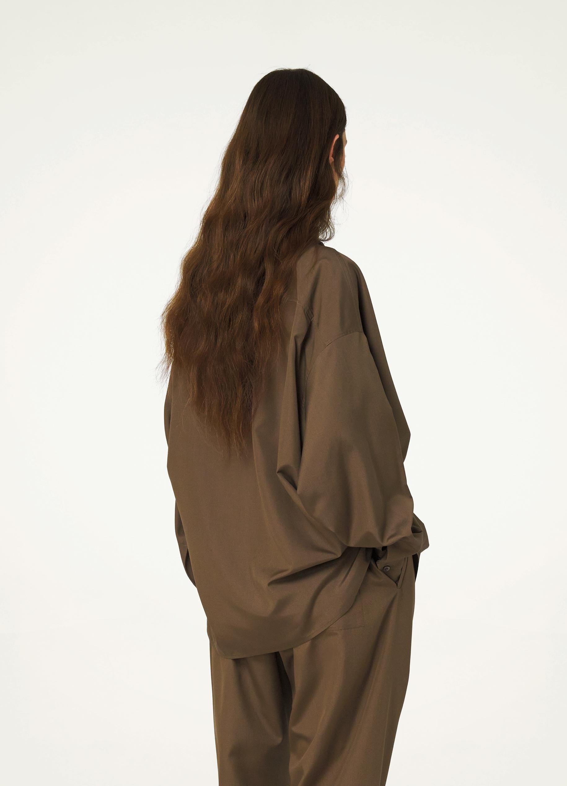 SOFT COLLAR BLOUSE
SOFT SILK - 3