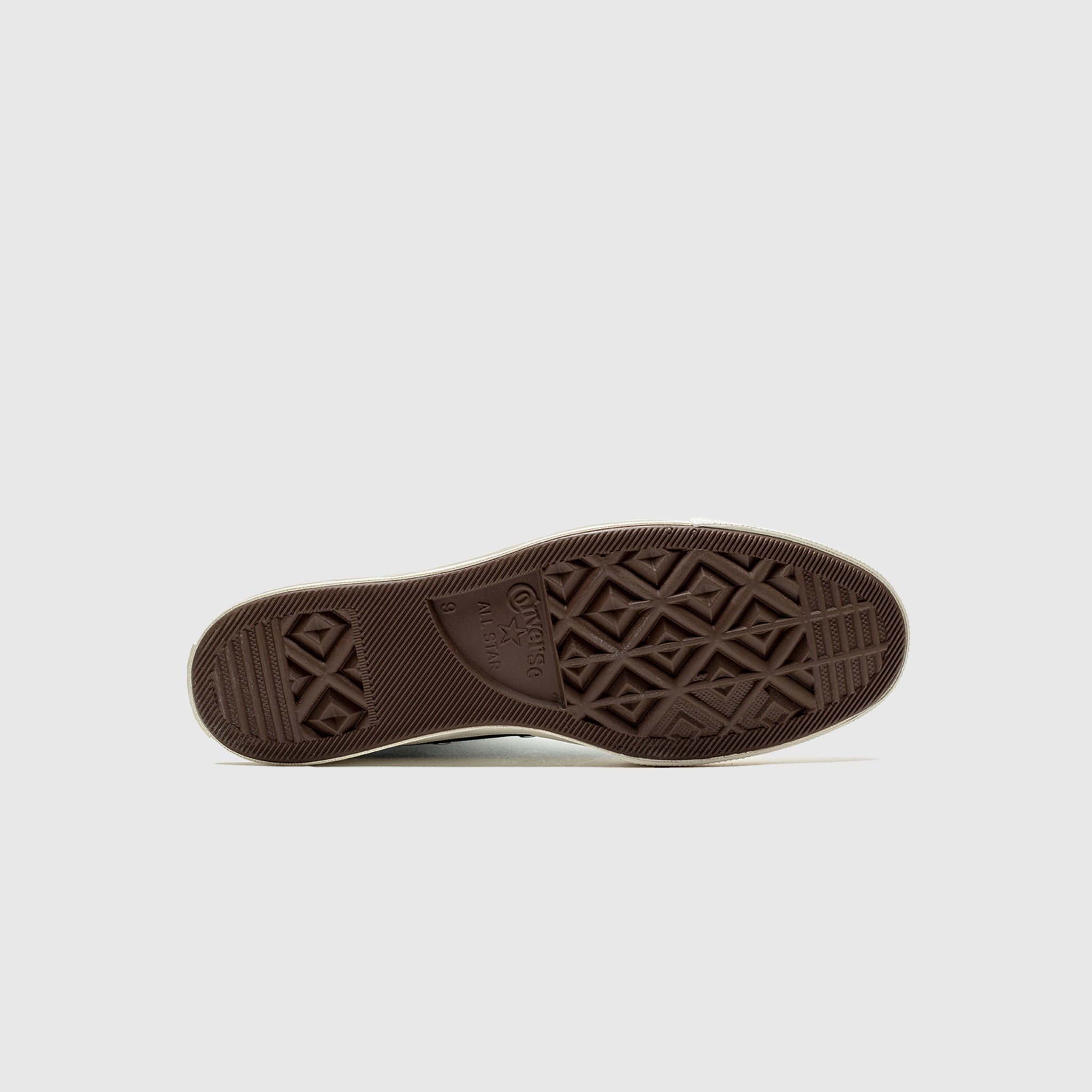 CHUCK TAYLOR ALL-STAR '70 LOW "BLACK SINGLE HEART" - 6