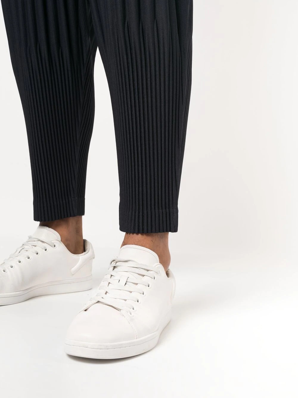 cropped fully-pleated trousers - 5