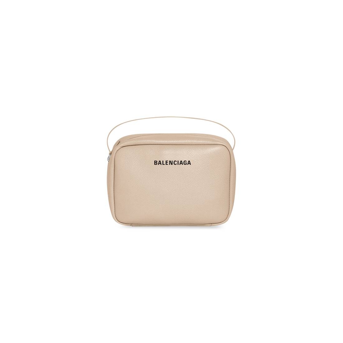 Women's Everyday 2.0 Medium Camera Bag  in Sand - 4