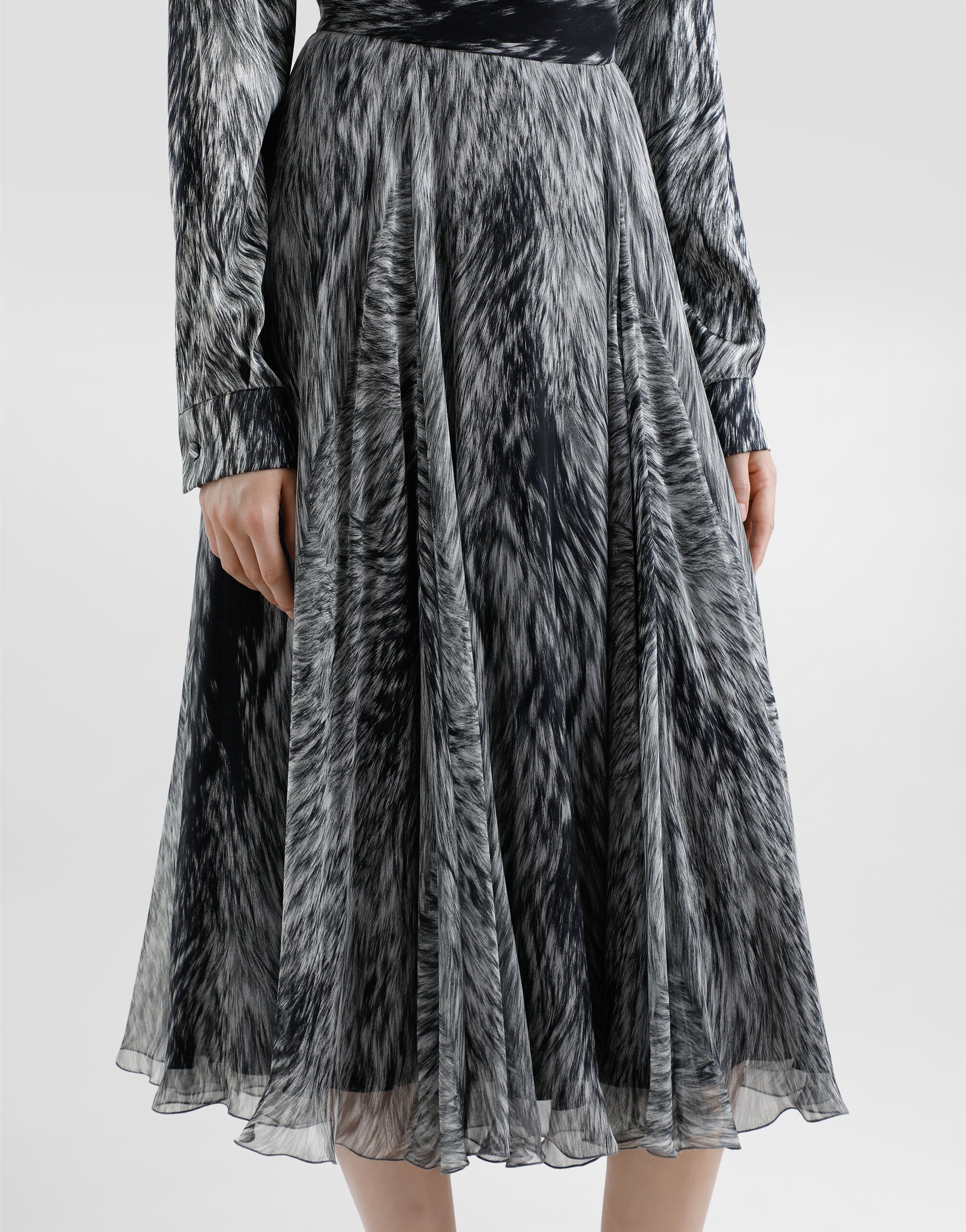 Chiffon calf-length circle skirt with fur print - 4