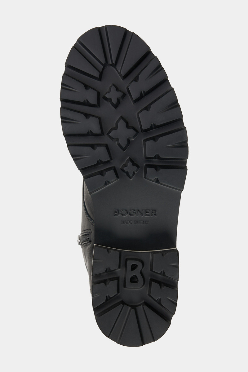 Courchevel Lace-up boots in Black 8